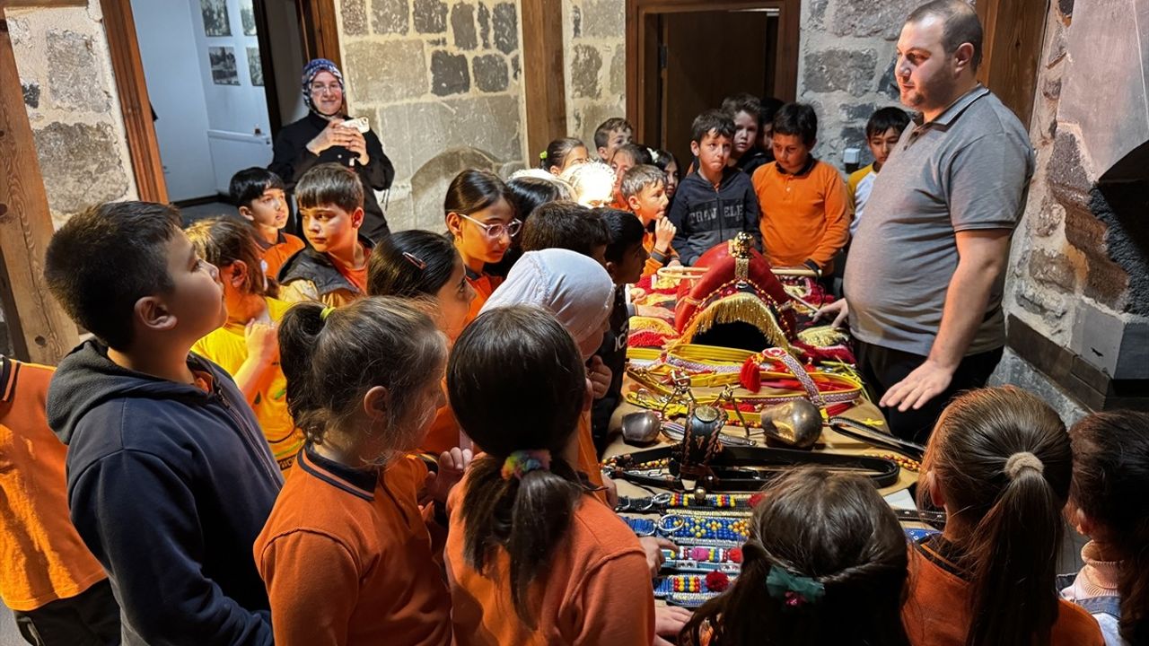 Erzurum'da Unutulmaya Yüz Tutmuş Meslekler Tanıtıldı