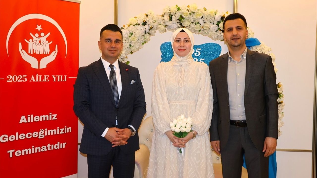 Erzurum'da Unutulmaz Nikah Töreni: 25 Çift Birleşti