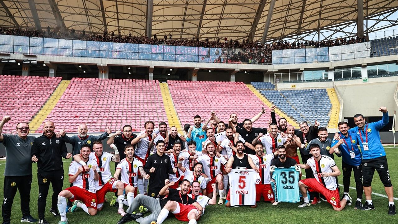 Eskişehirspor Bölgesel Amatör Lig'de Şampiyonluk Sevinci Yaşadı