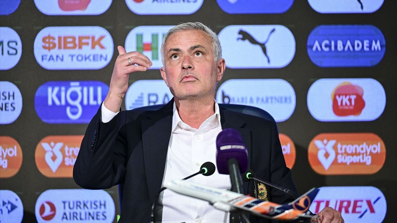 Fenerbahçe Teknik Direktörü Jose Mourinho'dan Eleştiriler ve Açıklamalar