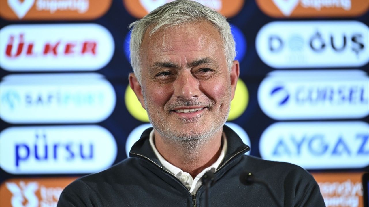 Fenerbahçe Teknik Direktörü Mourinho, Takımdaki Değişim Hakkında Açıklamalarda Bulundu