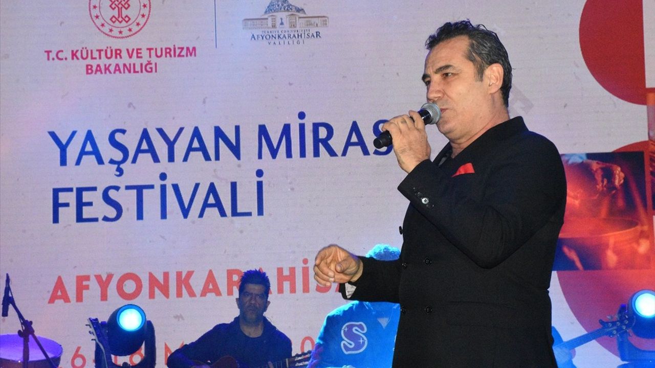 Ferhat Göçer, Afyonkarahisar'da Müzik Rüzgarı Estirdi