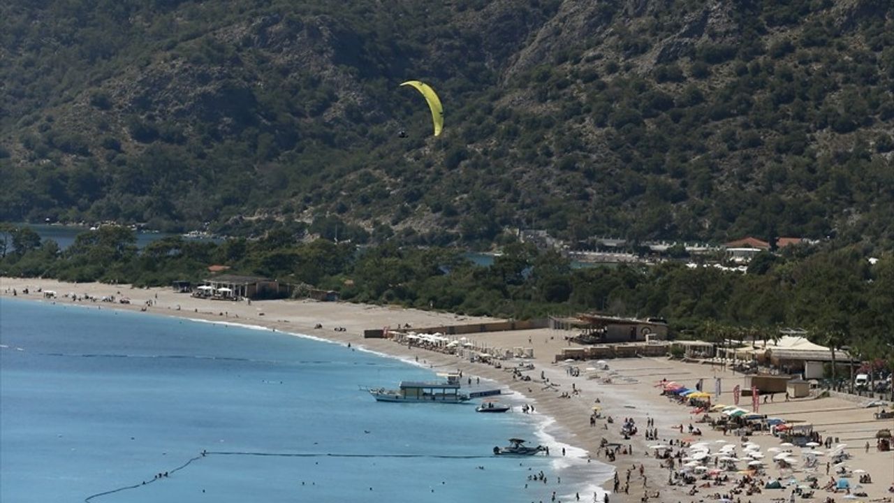 Fethiye ve Marmaris'te Sıcak Hava Yoğunluğu