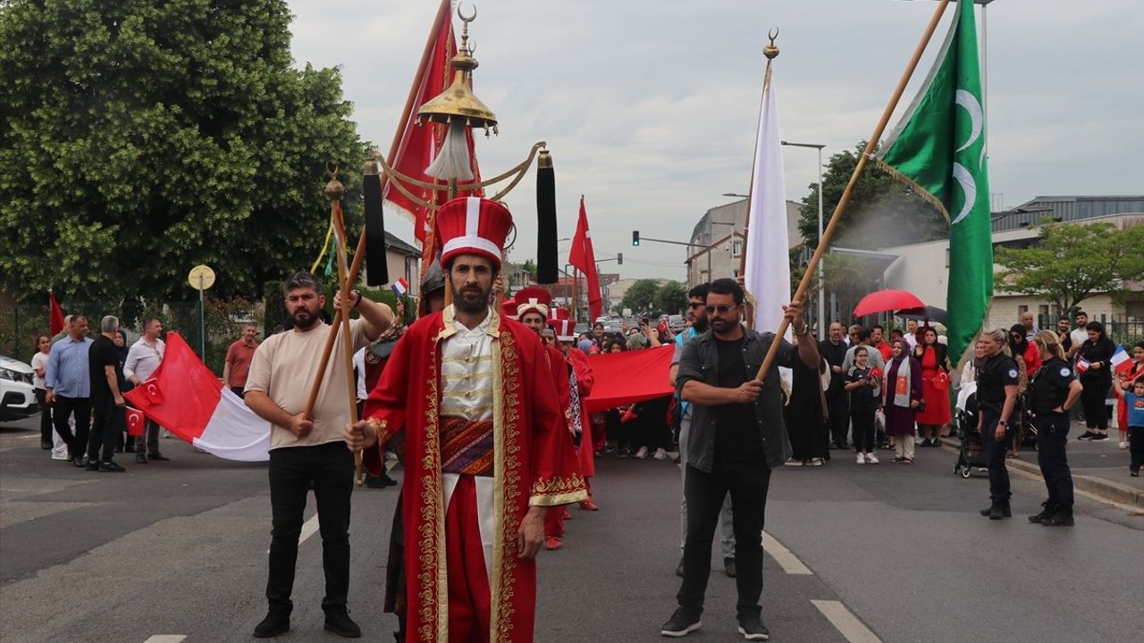 Fransa'da Geleneksel Türk Festivali Coşkuyla Kutlandı