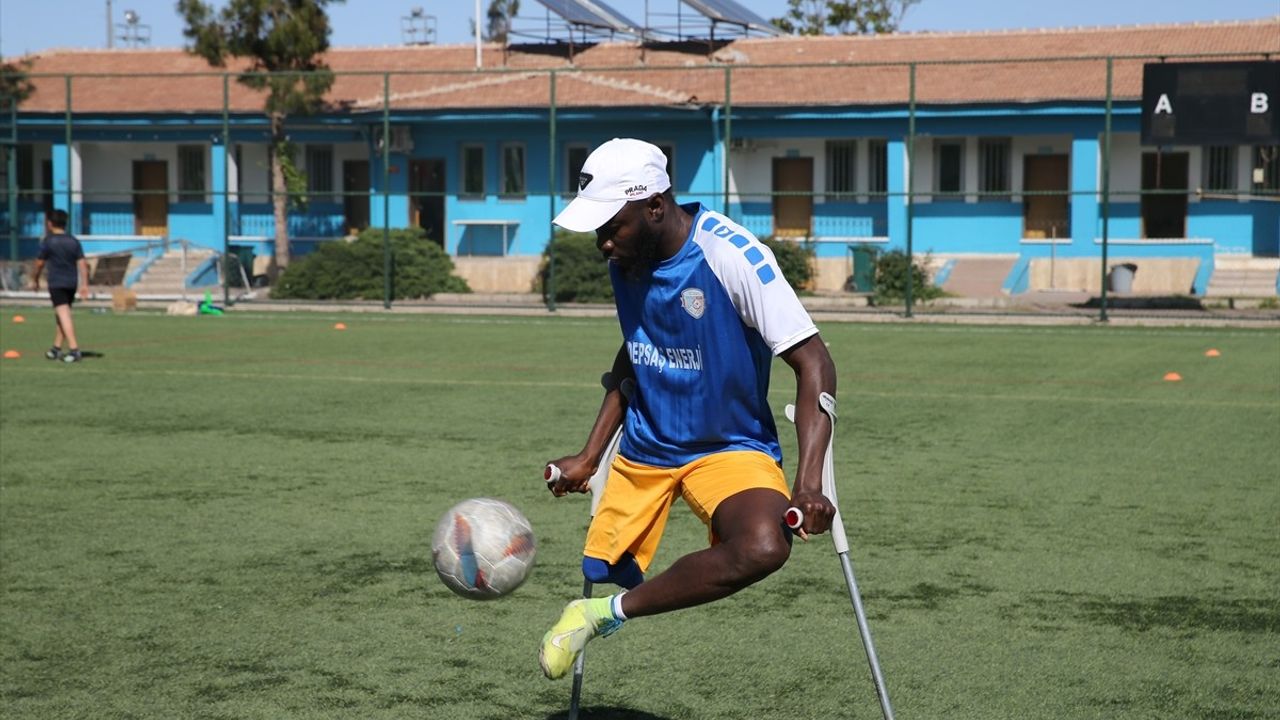 Futbol Aşkı Ayağını Kaybettirmedi