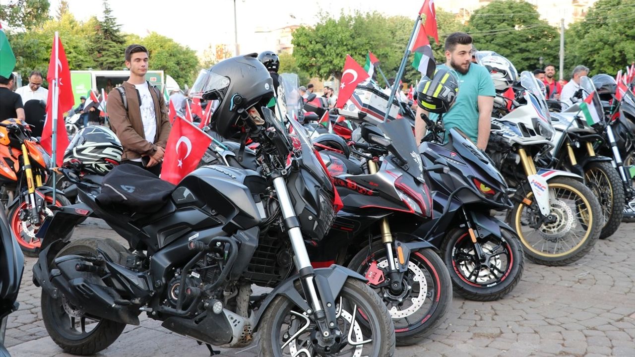 Gaziantep'te Motosikletli Protesto: İsrail'in Gazze Saldırıları Kınandı