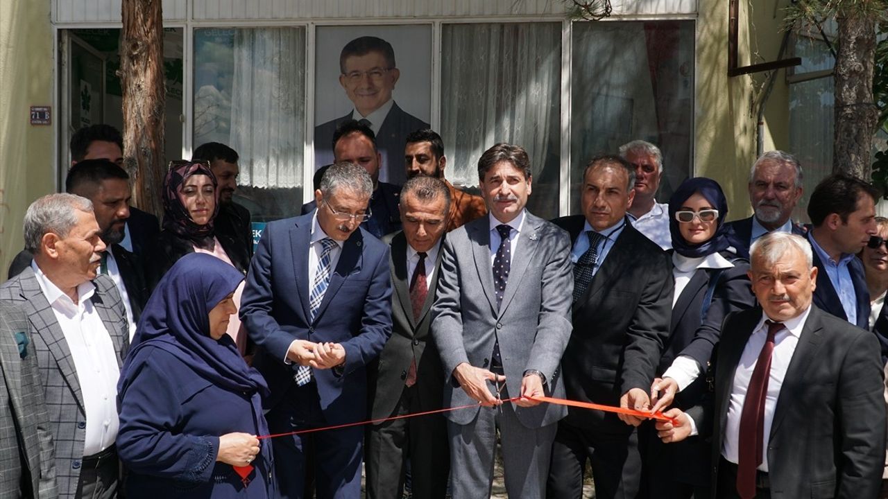 Gelecek Partisi'nden Barış Mesajı: Ayhan Sefer Üstün Açıklamalarda Bulundu