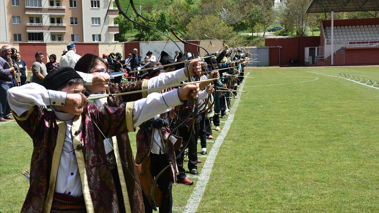 Geleneksel Türk Okçuluğu Yarışmaları Gümüşhane'de Başladı