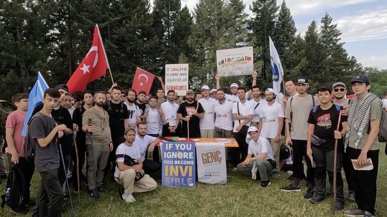 Gençler Srebrenitsa İçin Barış Yürüyüşü Düzenliyor