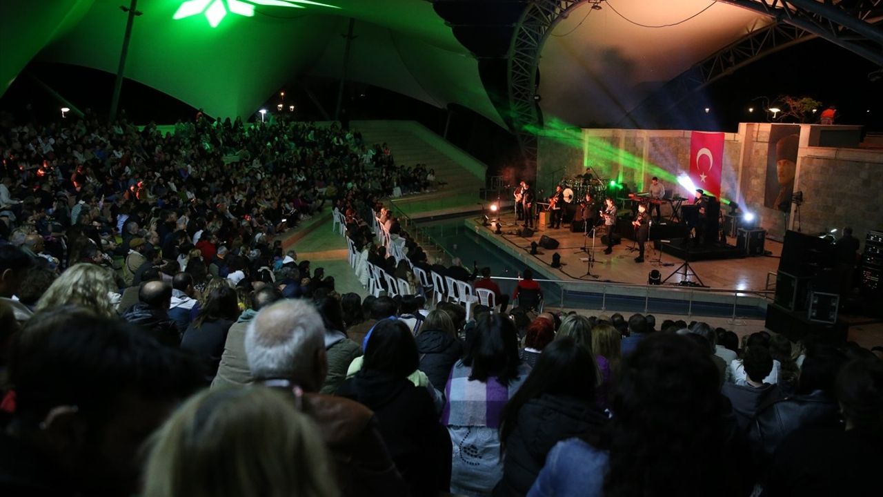 Gipsy Kings Eskişehir'de Coşkulu Bir Konser Verdi