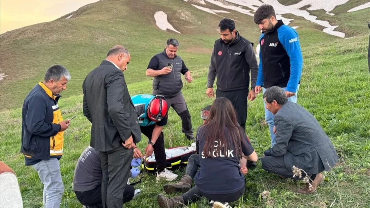 Hakkari'de Rahatsızlanan Tarım İşçisine Hızla Müdahale