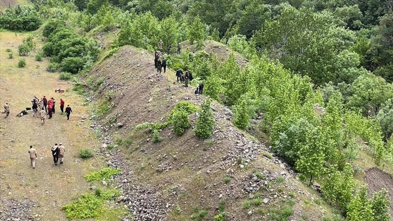 Hakkari'deki Kaybolan Genci Bulma Çalışmaları Sürüyor