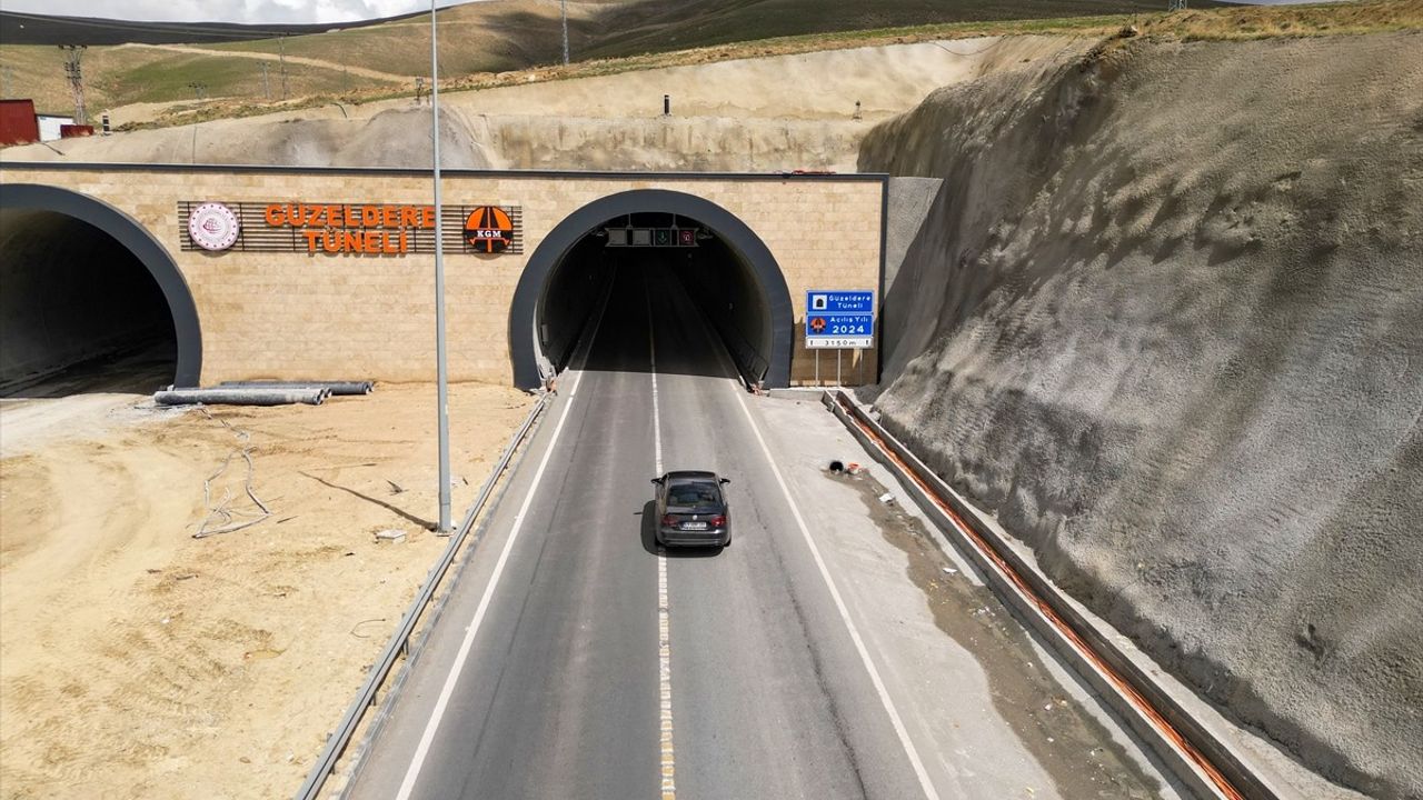 Hakkari-Van kara yolunda tünel ile güvenli seyahat