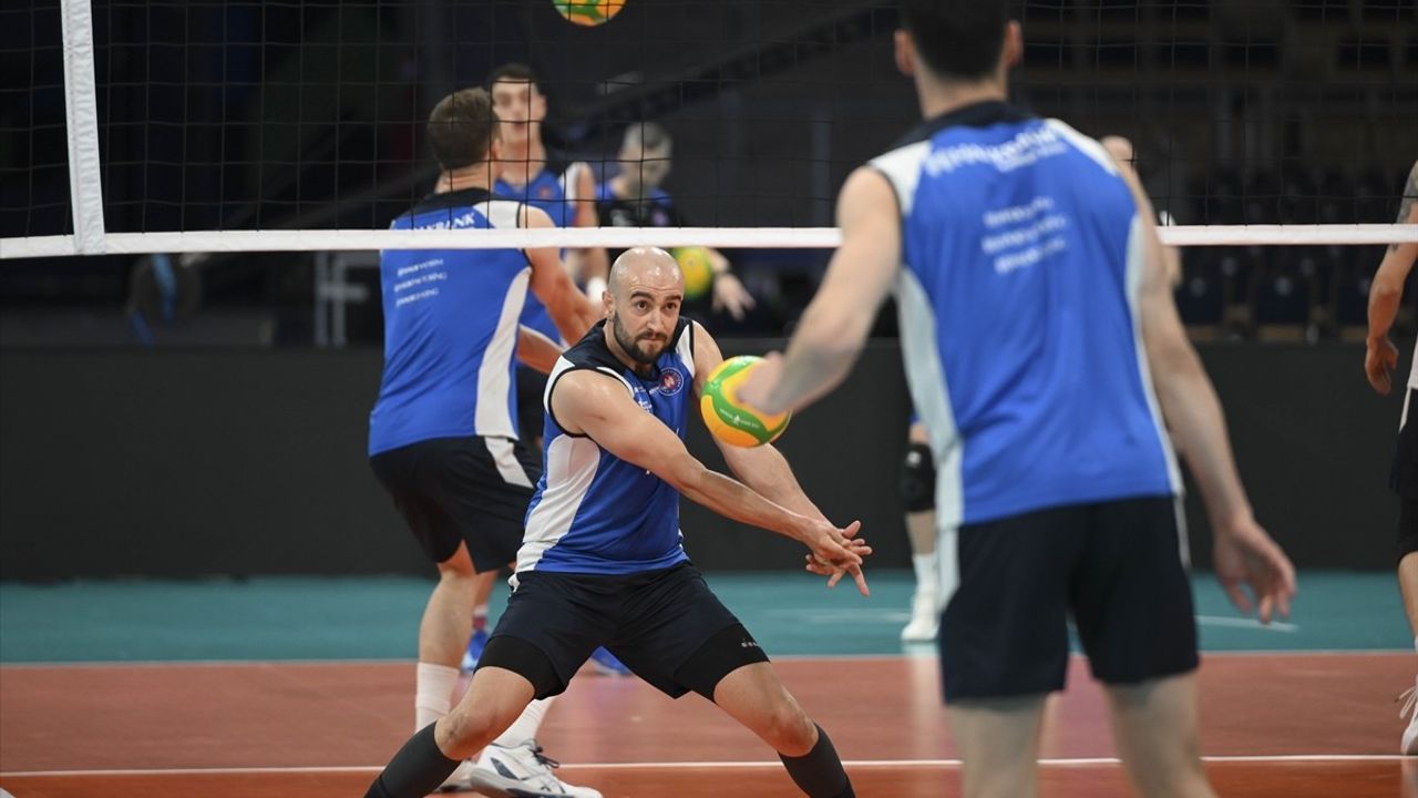 Halkbank Voleybol Takımı CEV Şampiyonlar Ligi Yarı Finali İçin Hazırlanıyor
