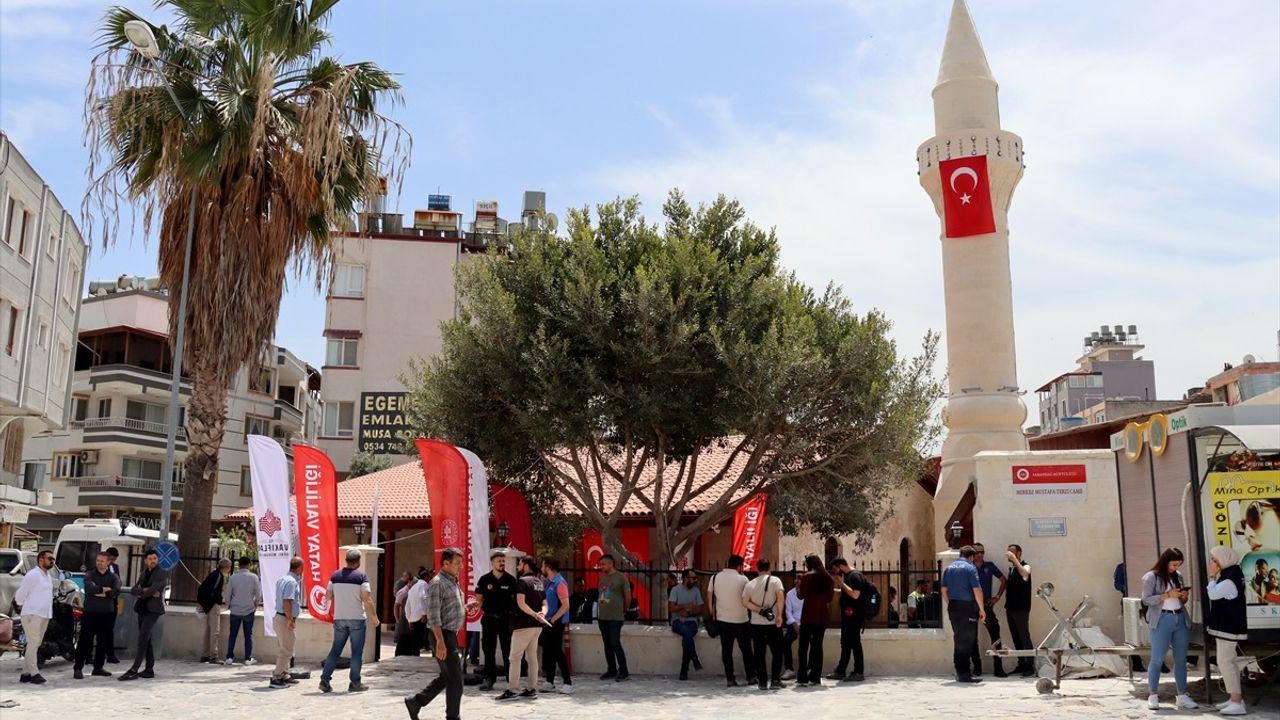 Hatay'da Depremden Zarar Gören Camiler Yeniden İbadete Açıldı
