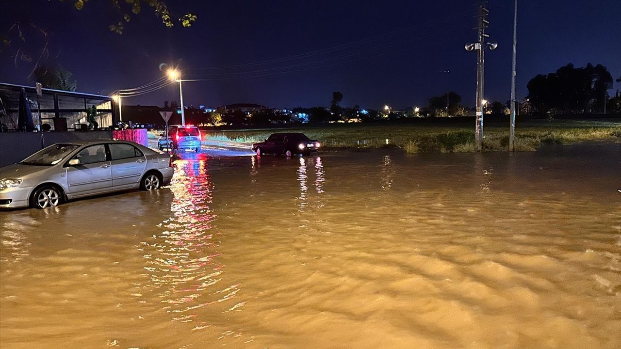 Hatay'da Doluyla Gelen Sağanak Yağışlar
