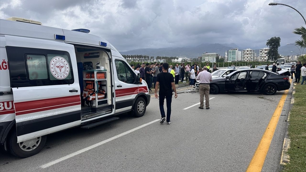 Hatay'da Trafik Kazası: 5 Yaralı