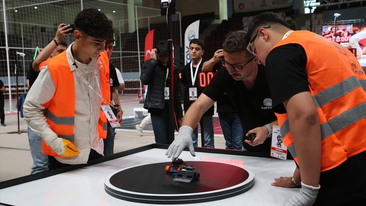 Hataybot Robot Yarışması'nda Ödüller Sahiplerini Buldu