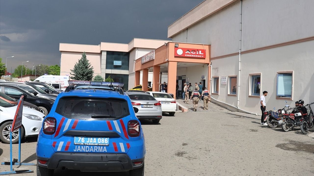 Iğdır'da İki Yengeyi Öldüren Şahıs Kaçtı