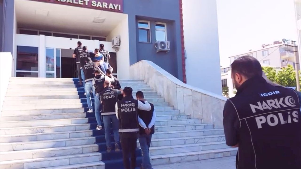 Iğdır'da Uyuşturucu Ticareti Operasyonu: 10 Kişi Tutuklandı