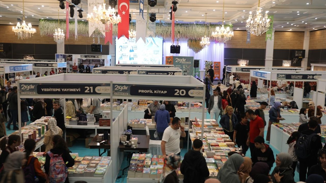 Iğdır Kitap Fuarı'nın İkincisi Açıldı