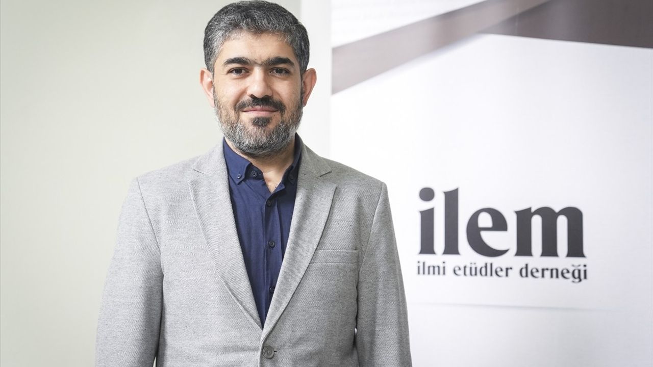 İslamcılık Düşüncesinde Anayasa Tartışmaları Paneli İstanbul'da Gerçekleşti