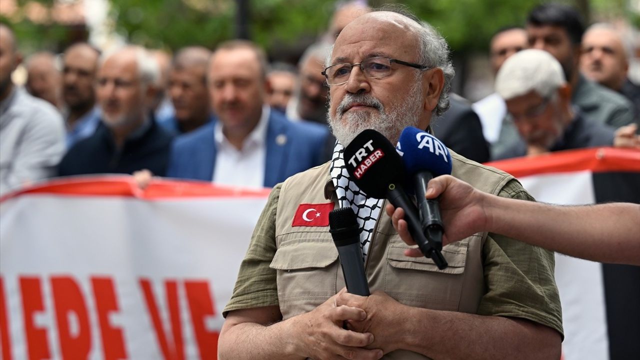 İsrail Saldırılarında Hayatını Kaybeden İHH Görevlileri İçin Gıyabi Cenaze Namazı