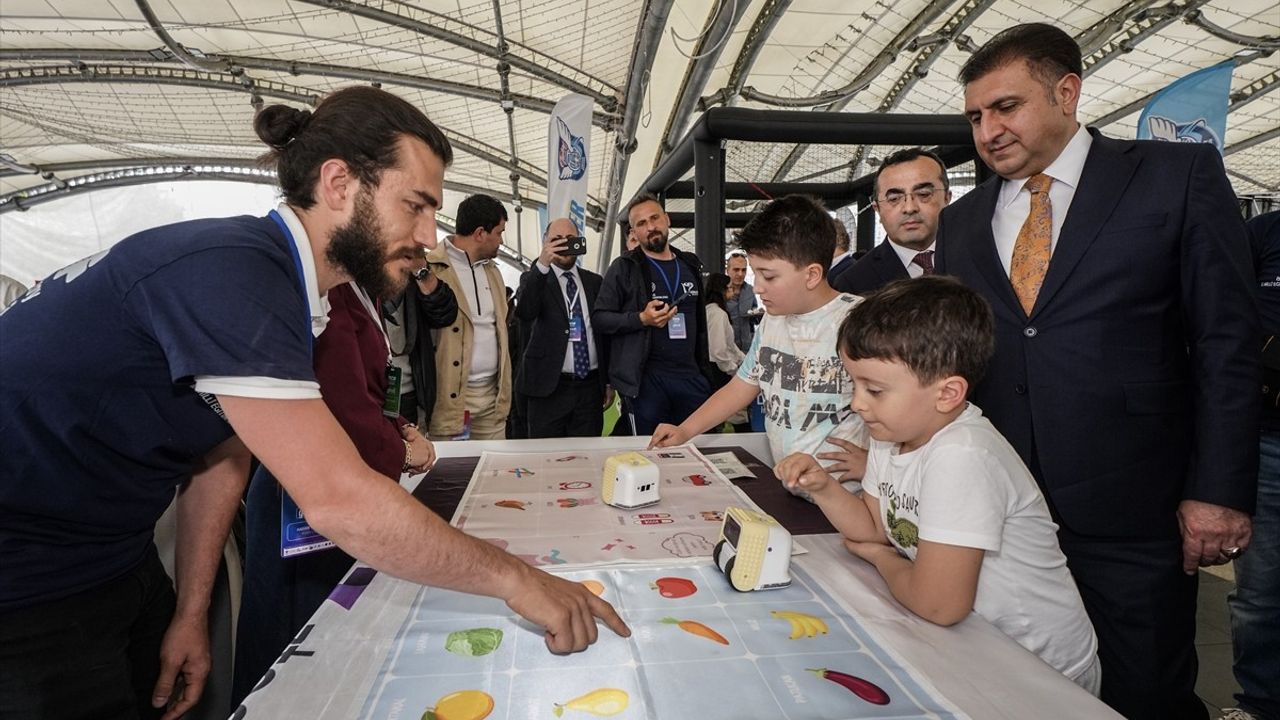 İstanbul Bilim ve Uzay Festivali Bilimseverleri Ağırladı