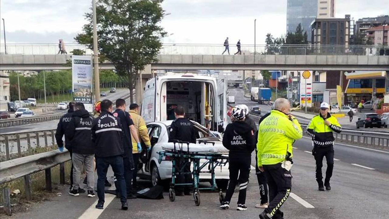 İstanbul'da Trafik Kazası: 1 Ölü, 4 Yaralı