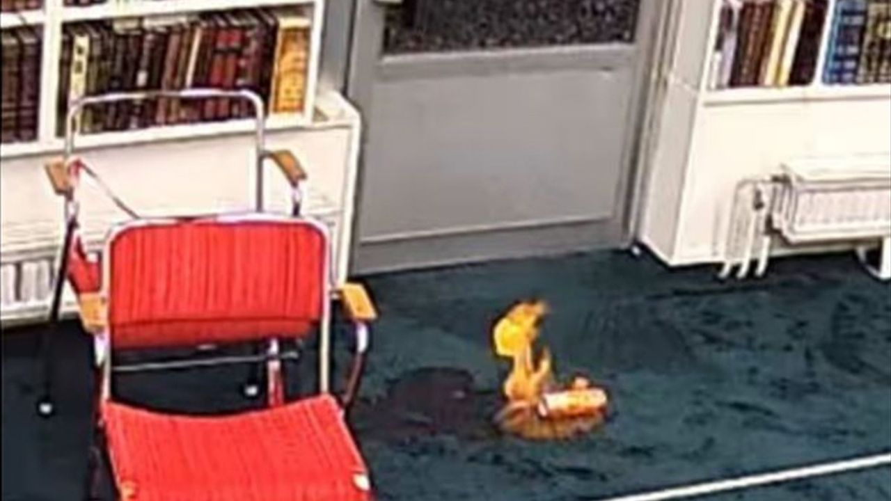 İsveç'te Camiyi Kundaklayan Zanlı Tutuklandı