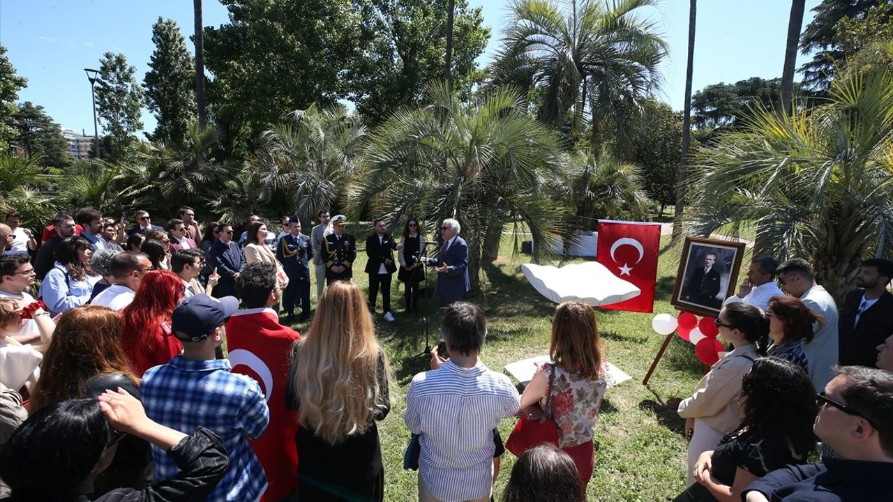 İtalya'daki Türk Öğrencilerden 19 Mayıs Kutlaması