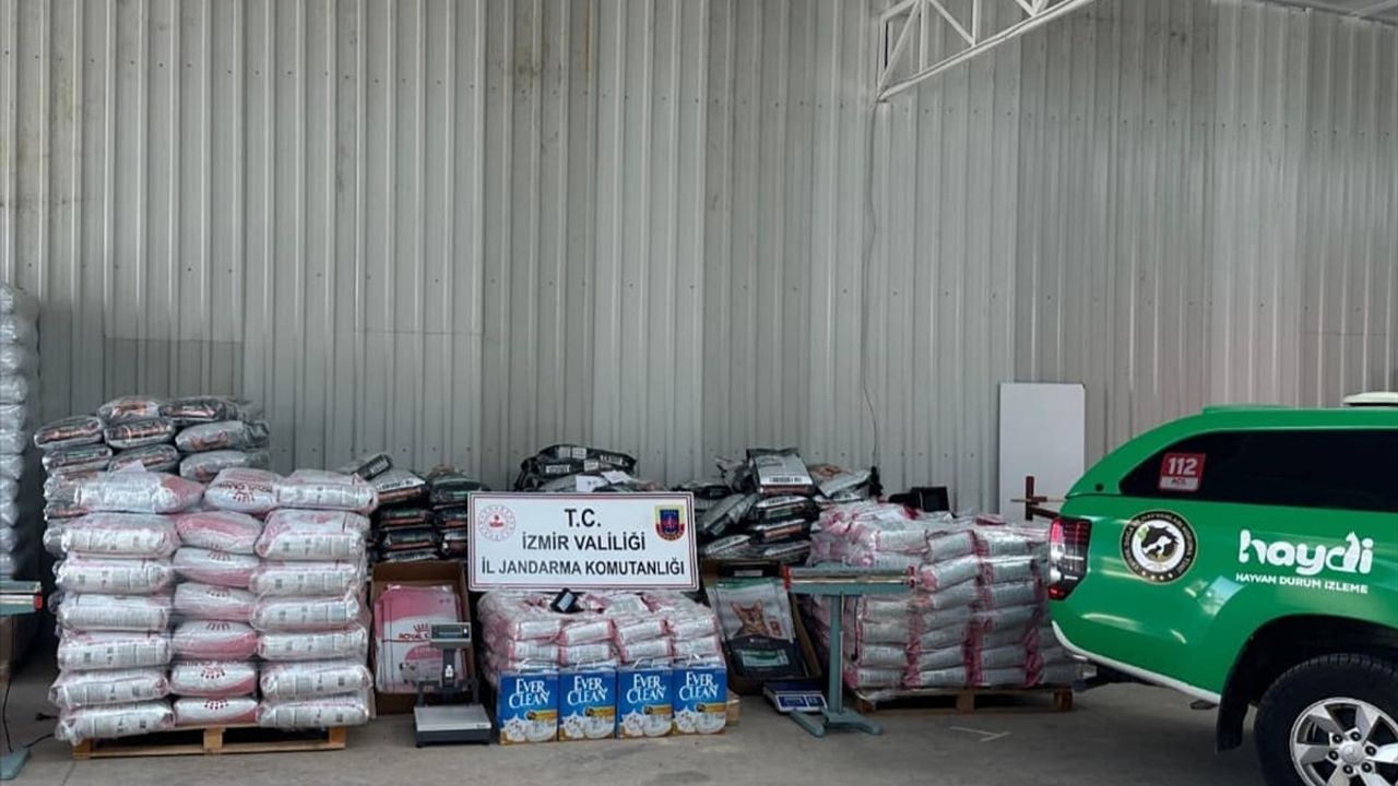 İzmir'de 14 Ton Sahte Hayvan Maması Operasyonu