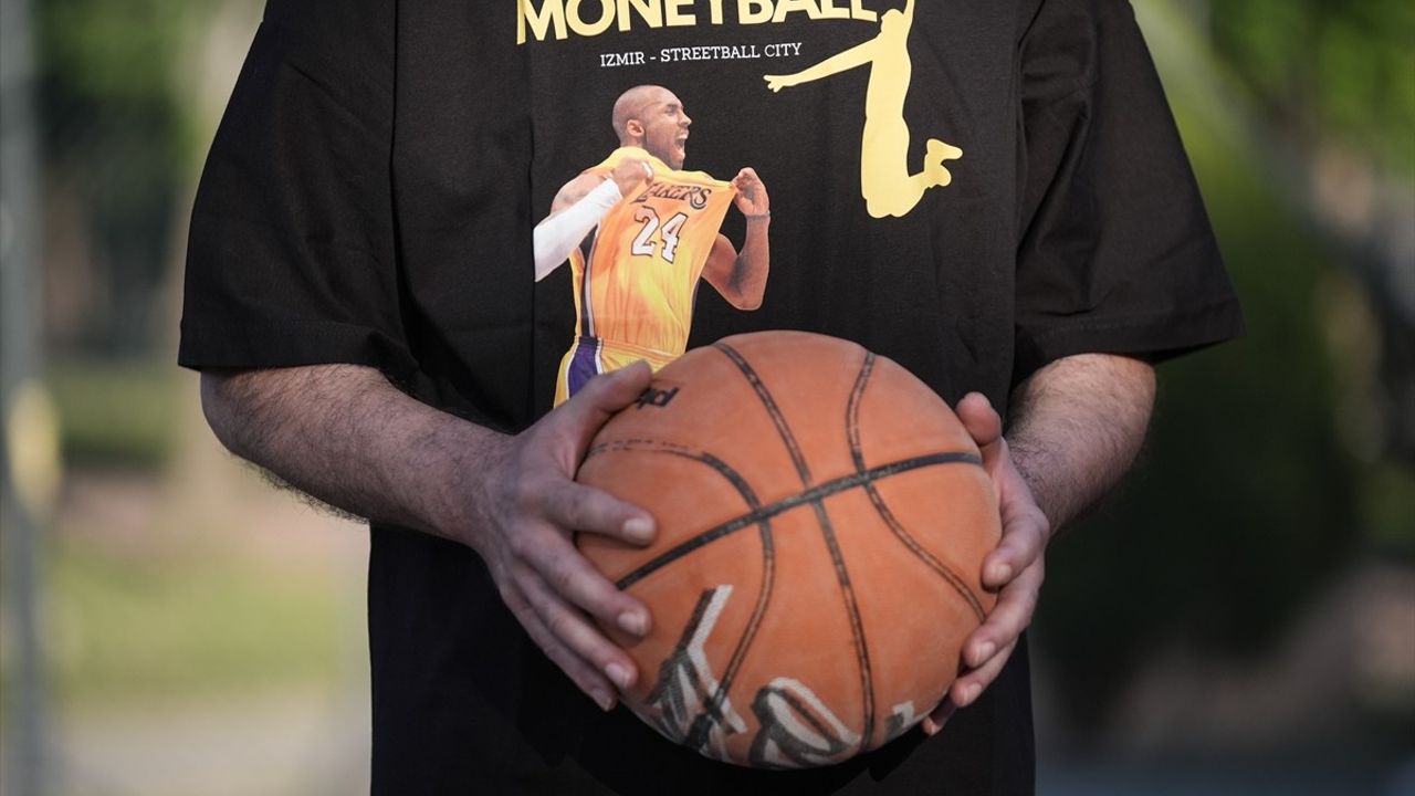 İzmir'de 60'lık Basketbol Tutkusu