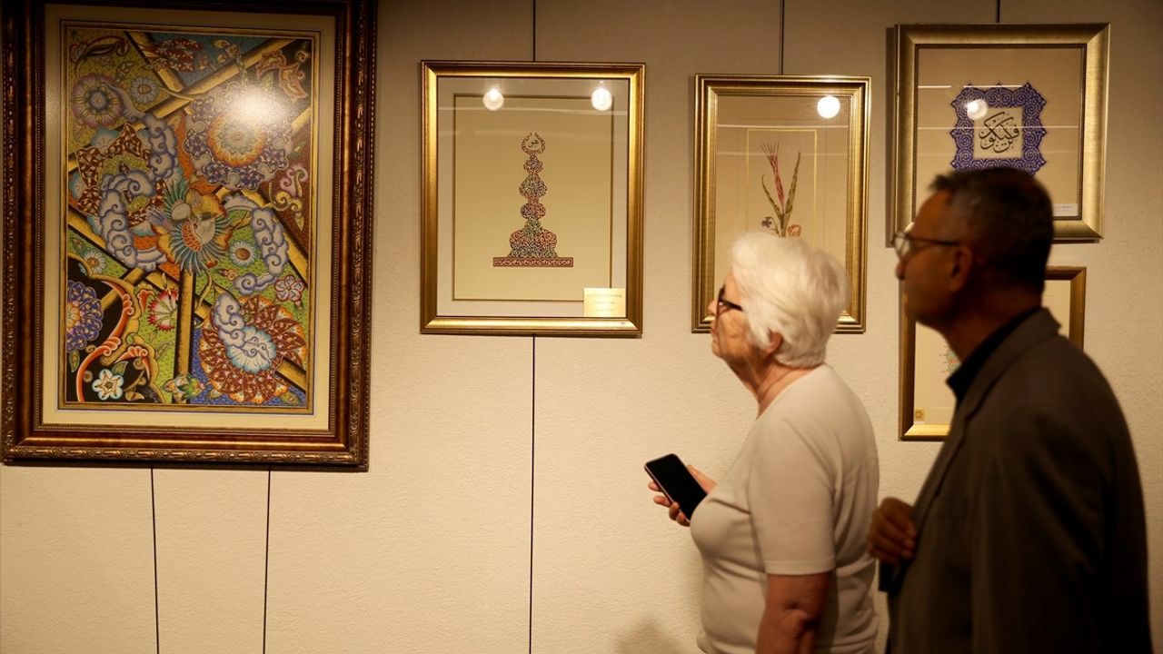 İzmir'de Geleneksel Türk Sanatları Sergisi Sanatseverlerle Buluştu