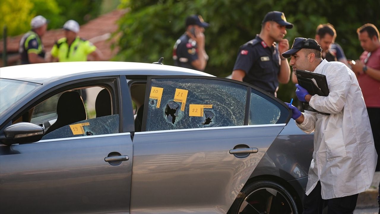 İzmir'de Silahlı Saldırı: 3 Kişi Hayatını Kaybetti