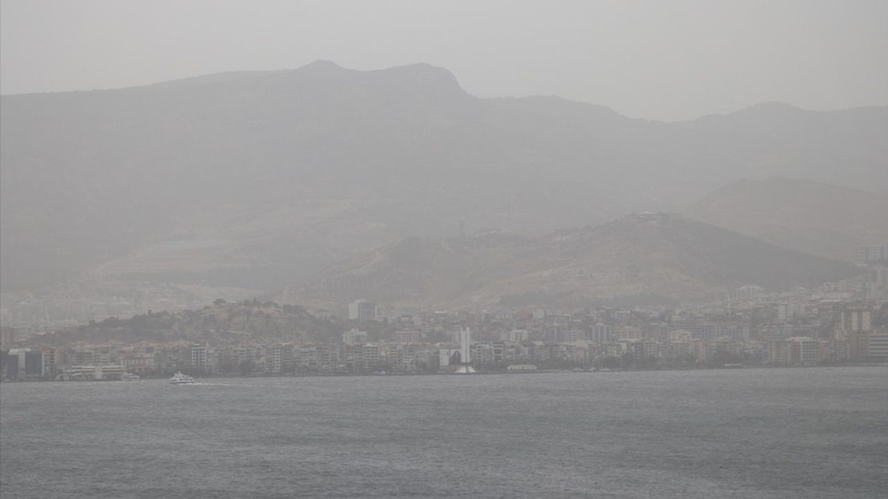 İzmir'de Toz Taşınımı Hava Kalitesini Etkiliyor