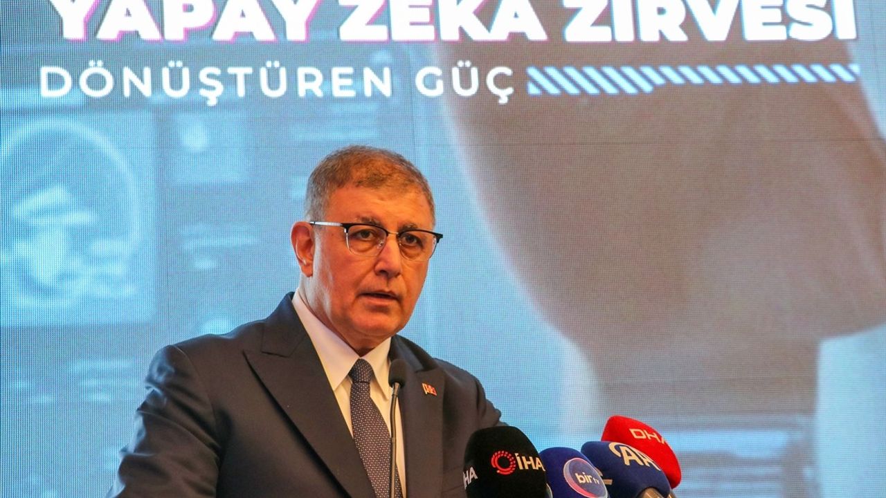 İzmir'de Yapay Zeka Zirvesi Gerçekleştirildi