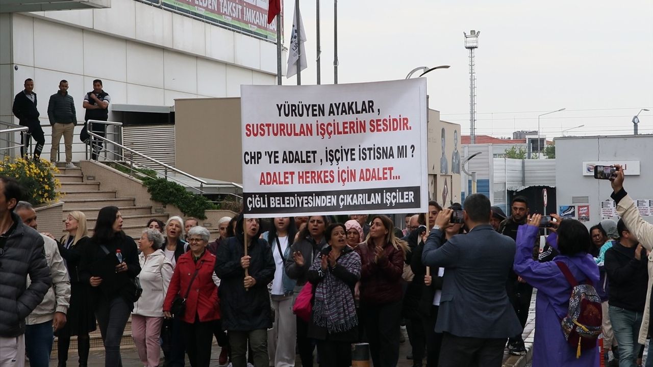 İzmir'deki Kadın İşçiler Ankara'ya Yürüyor