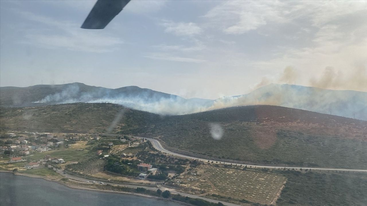 İzmir'in Urla İlçesinde Makilik Alanında Yangın Çıktı