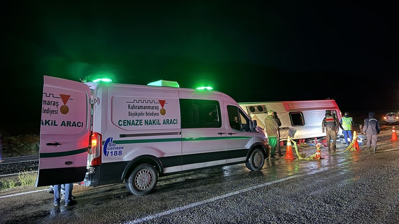 Kahramanmaraş'ta Düzensiz Göçmenleri Taşıyan Minibüs Devrildi