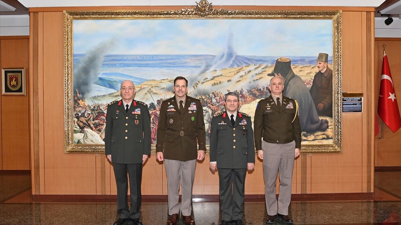 Kara Kuvvetleri Komutanı Bayraktaroğlu ve NATO Komutanı Donahue Görüştü