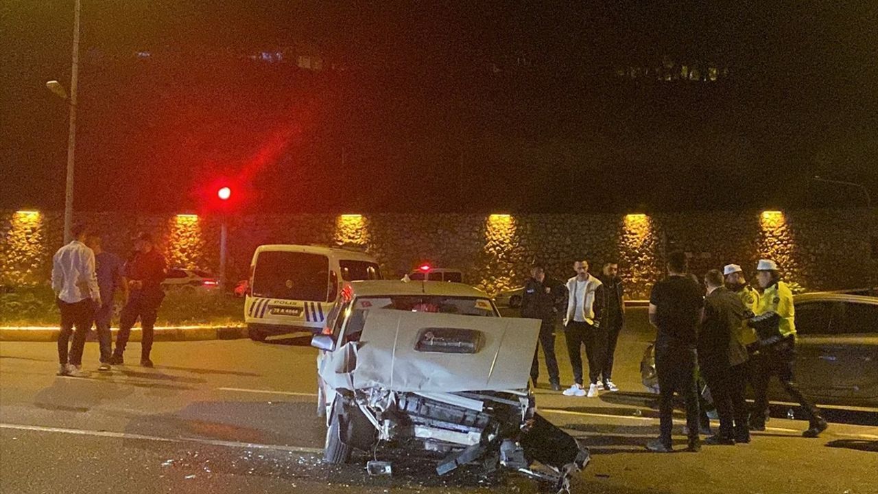 Karabük'te Otomobil Kazası: 4 Yaralı