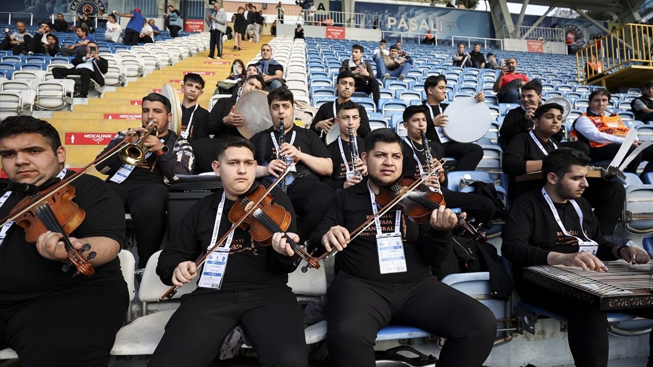 Kasımpaşa-Trabzonspor Maçı Öncesi Müzik Etkinliği
