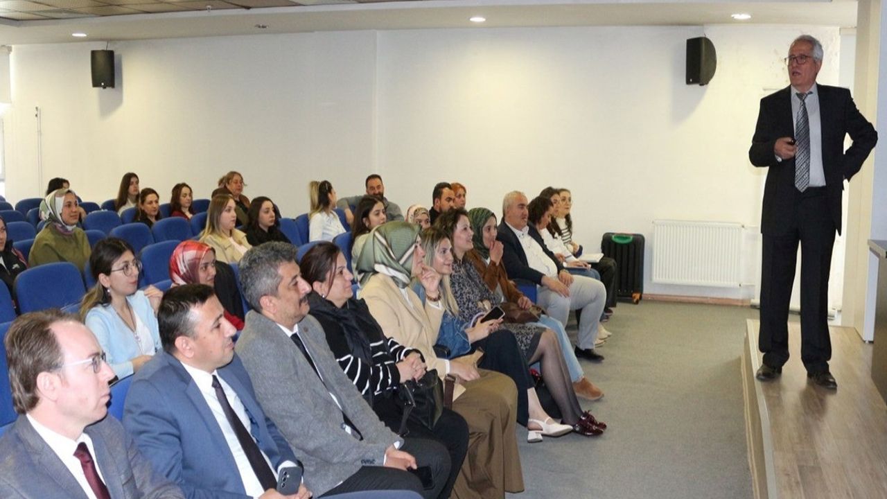 Kastamonu'da Ebeye Doğuma Hazırlık Eğitimi Düzenlendi