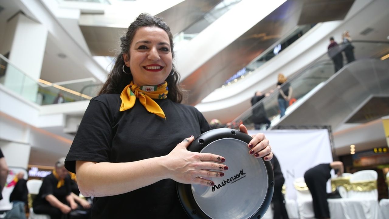 Kastamonu'da Kadın Ritim Grubundan Anneler Günü Özel Performansı