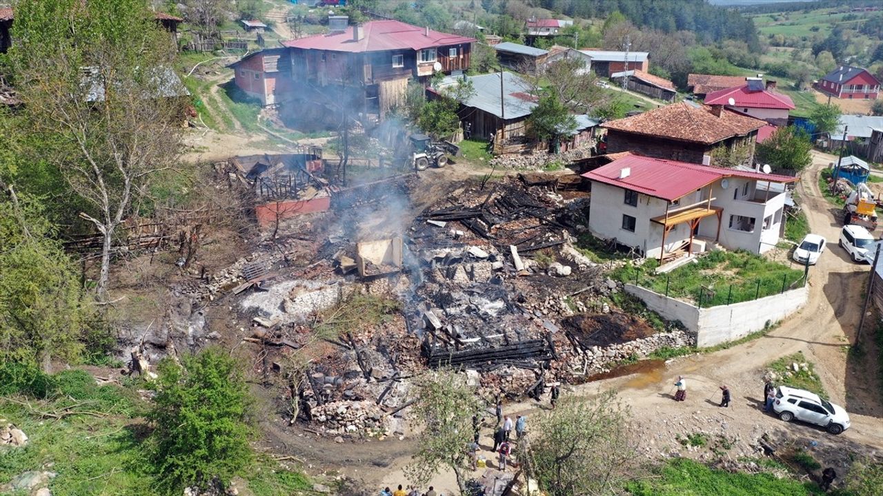 Kastamonu'da Korkutan Yangın: 1 Yaralı