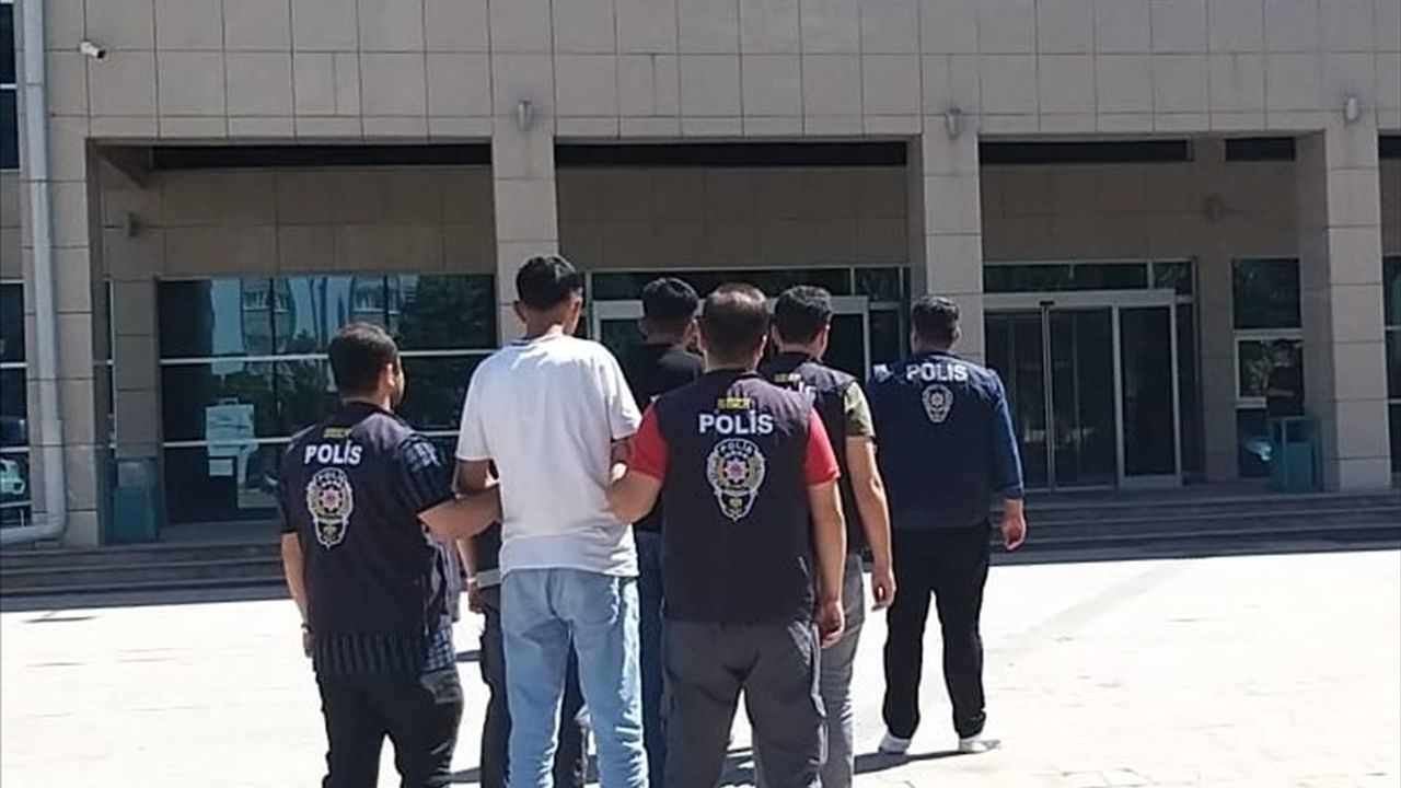 Kilis'te Nitelikli Dolandırıcılık Operasyonu: 7 Tutuklama