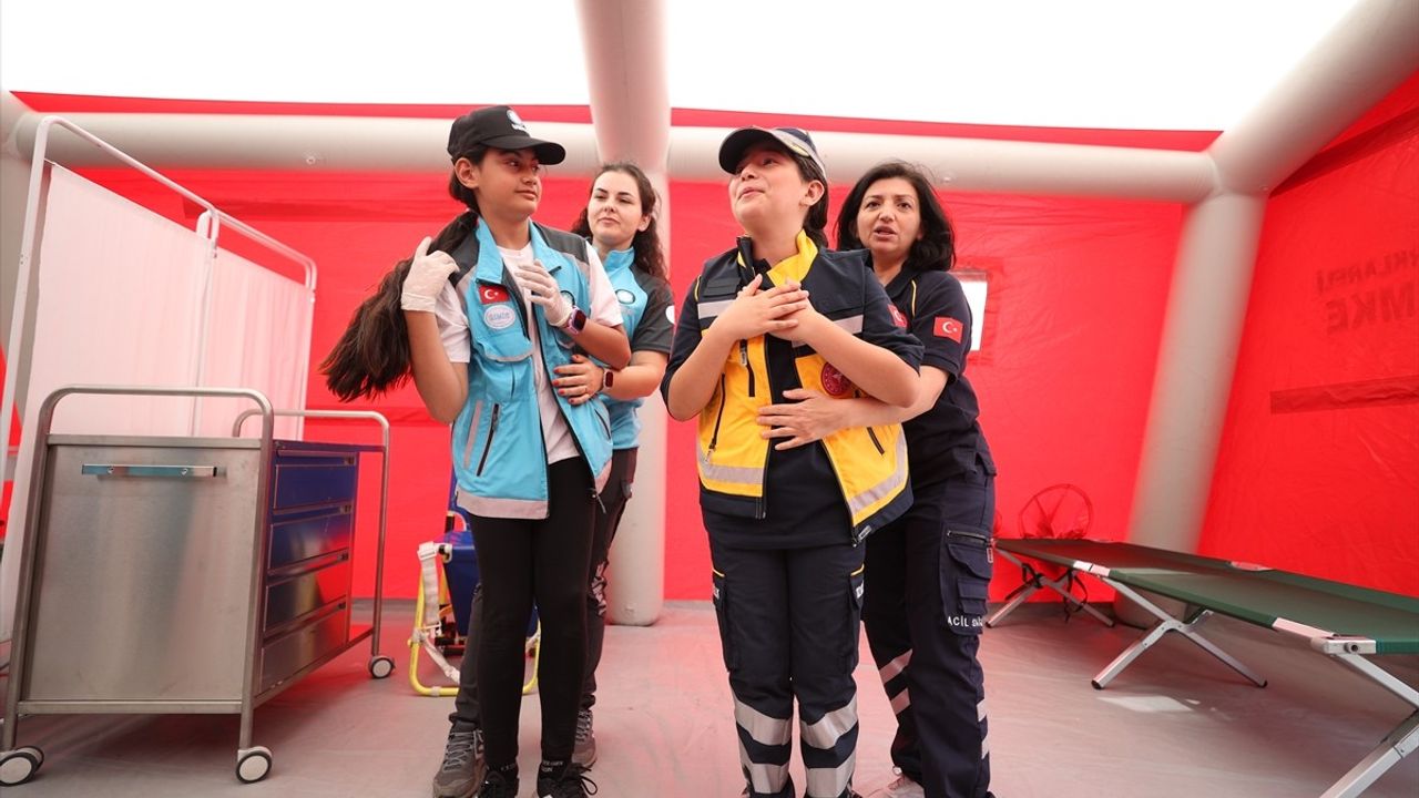 Kırklareli'nde Öğrencilere Heimlich Manevrası Eğitimi Verildi