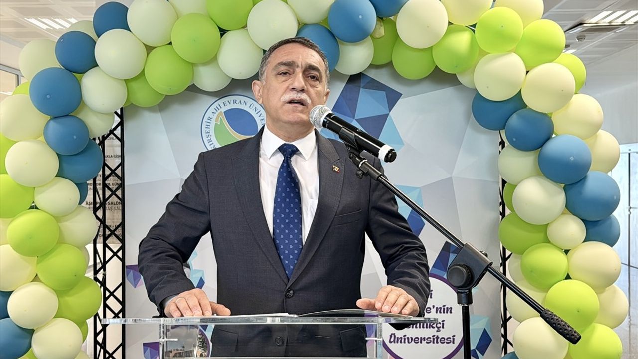 Kırşehir'de Üniversite Tanıtım Fuarı Düzenlendi