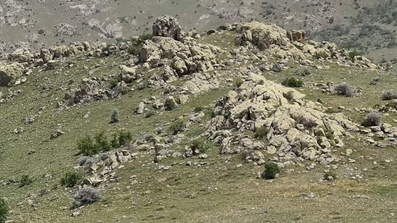 Kırşehir'deki Dağcılar 19 Mayıs'ı Zirvede Kutladı